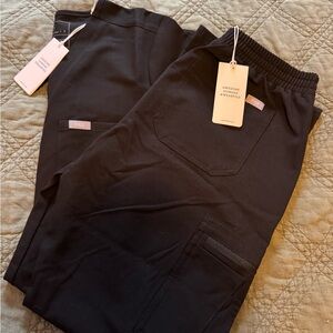 NWT Figs black scrub set